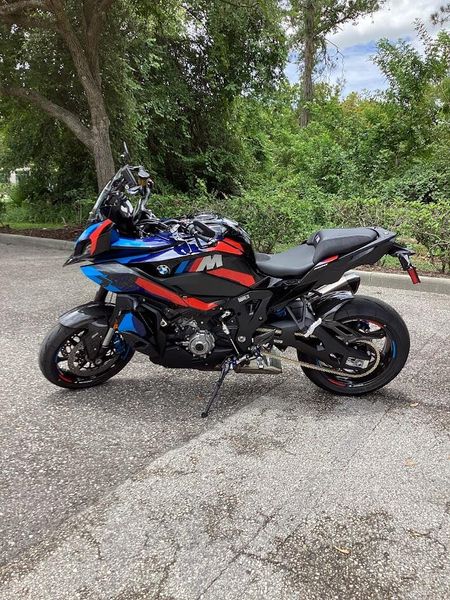 2025 BMW M 1000 XR 
