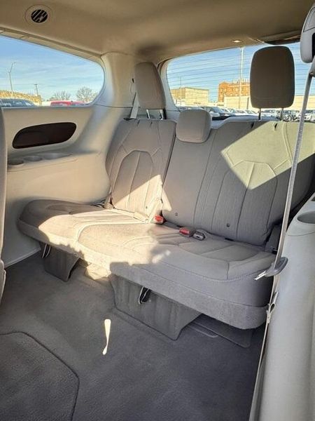 Used 2021 Chrysler Pacifica TouringImage 13