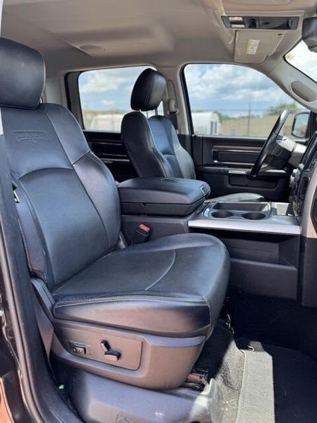 2016 RAM 1500 LaramieImage 14
