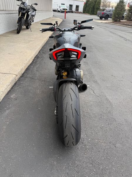 2024 Ducati Streetfighter V4 SImage 4