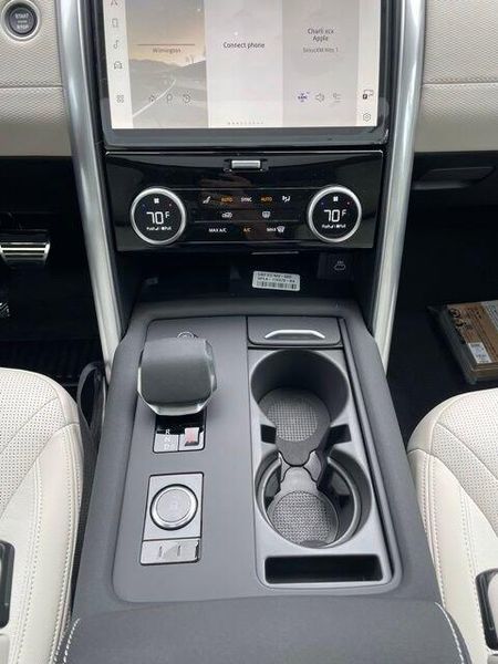 Used 2025 Land Rover Discovery Dynamic SE
