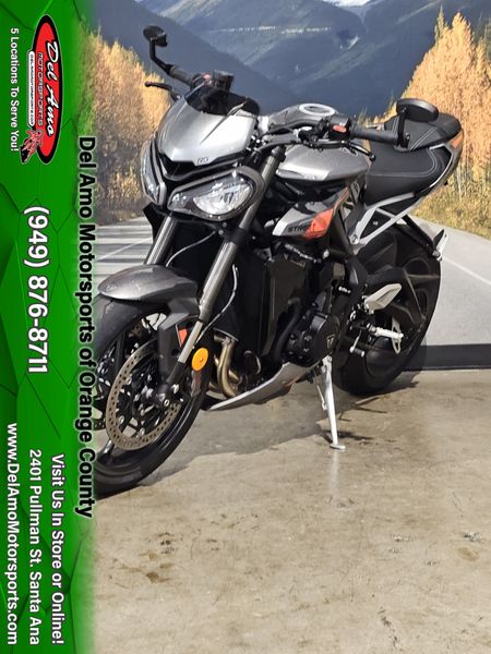 2024 Triumph Street Triple 765 RSImage 4