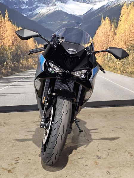 2025 Kawasaki NINJA ZX-6R Image 9