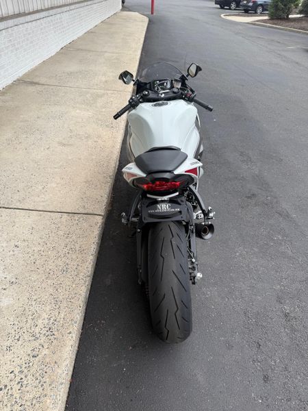2024 Kawasaki Ninja ZX-6R ABSImage 4