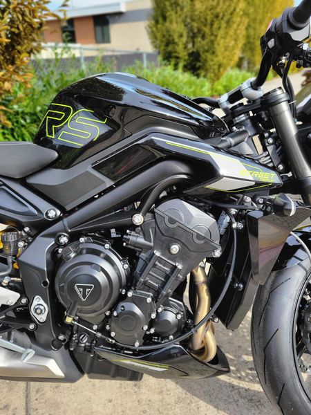 2025 Triumph STREET TRIPLE 765 RS 