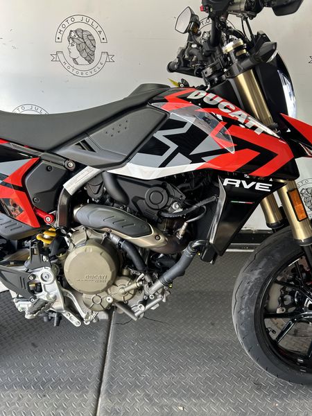 2025 Ducati HYPERMOTARD 698 RVE