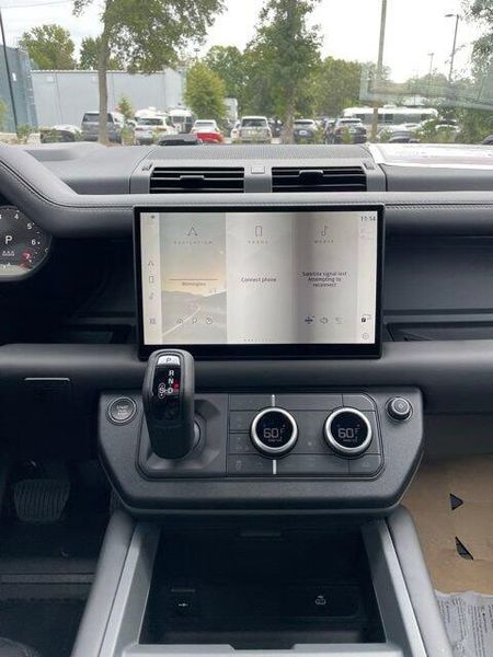 2025 Land Rover Defender S