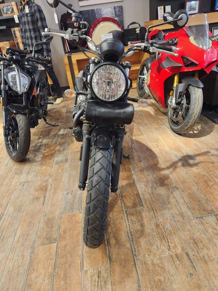 2017 Triumph 900 Street Scrambler Image 4