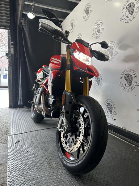 2024 Ducati HYPERMOTARD SP