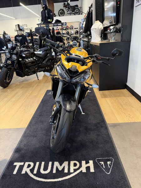 2025 Triumph Street Triple 765 RS - COSMIC YELLOW