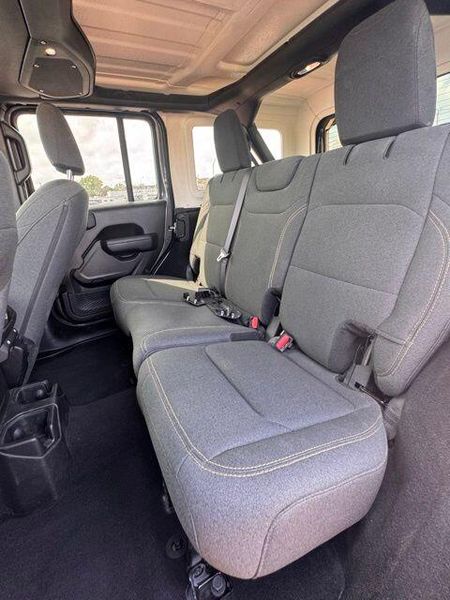 Used 2025 Jeep Wrangler Sport SImage 11