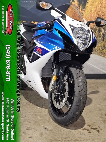 2025 Suzuki GSX-R600Image 2