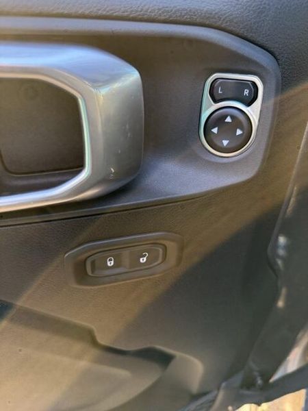 2024 Jeep Wrangler Willys photo 22