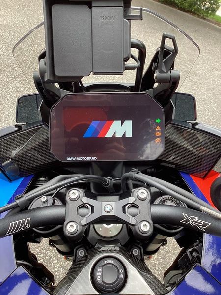 2025 BMW M 1000 XR 
