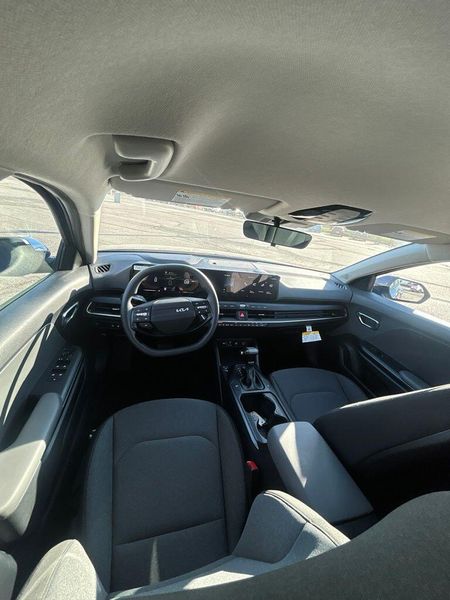 Used 2025 Kia K4 LXSImage 8