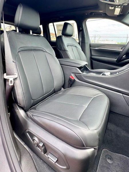 New 2026 Jeep Grand Cherokee Limited Reserve 4x4Image 14