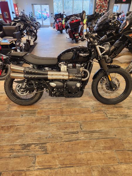 2017 Triumph 900 Street Scrambler Image 1