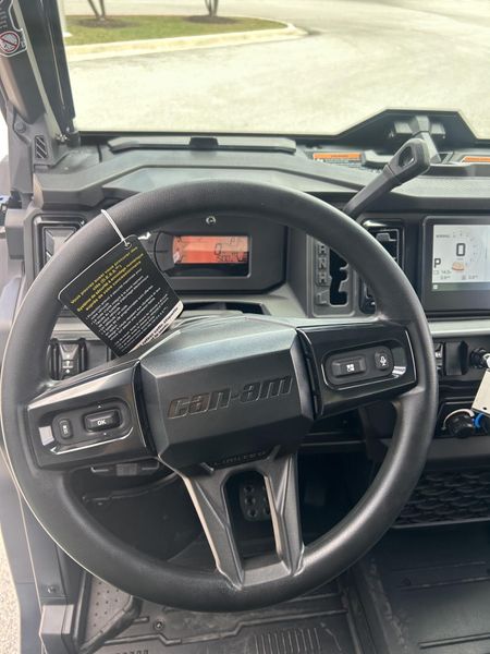 New 2026 Can-Am DEFENDER LIMITED HD11 Image 13