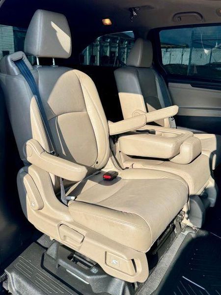 Used 2018 Honda Odyssey EX-LImage 9