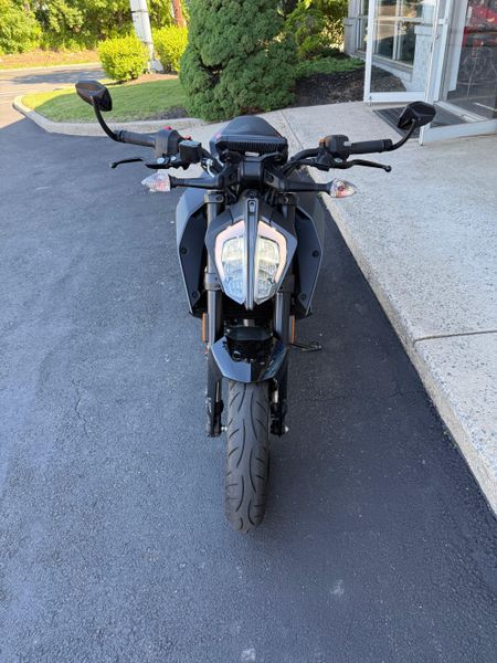 2023 KTM Duke 390Image 3