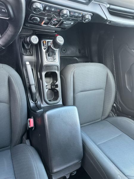 2021 Jeep Gladiator Willys photo 16