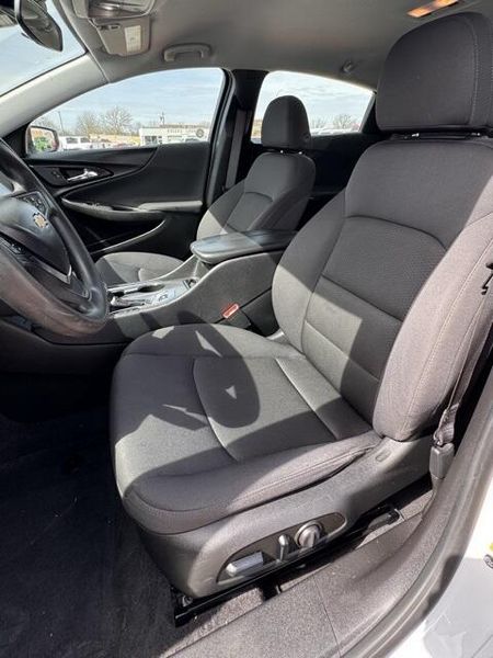 Used 2023 Chevrolet Malibu LTImage 8
