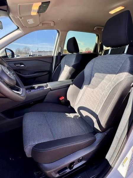 Used 2023 Nissan Rogue SVImage 10