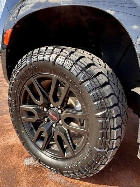 Used 2022 GMC Yukon AT4Image 21