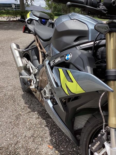 2024 BMW S 1000 R