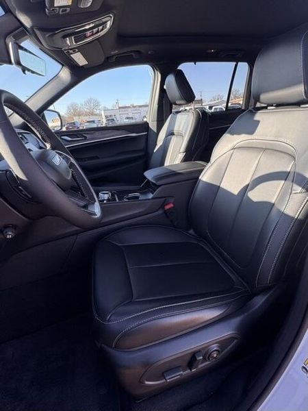 New 2025 Jeep Grand Cherokee Limited 4x4Image 11