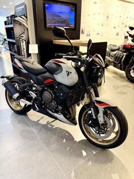 New 2026 Triumph TRIDENT 800 
