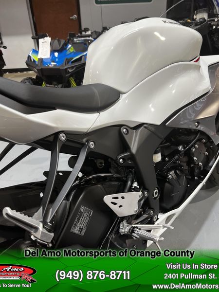 2025 Kawasaki NINJA ZX-6R ABS Image 10