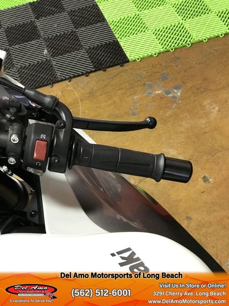 2025 Kawasaki NINJA ZX-6R ABS Image 8