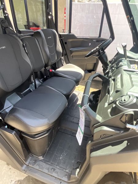2025 Can-Am DEFENDER MAX 65 HD10 LIMITED Image 10