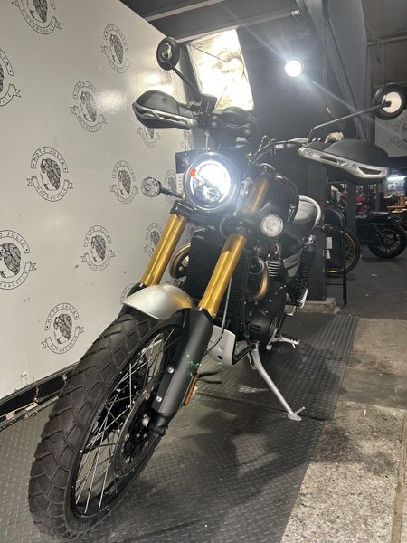 2025 Triumph SCRAMBLER 1200 XE