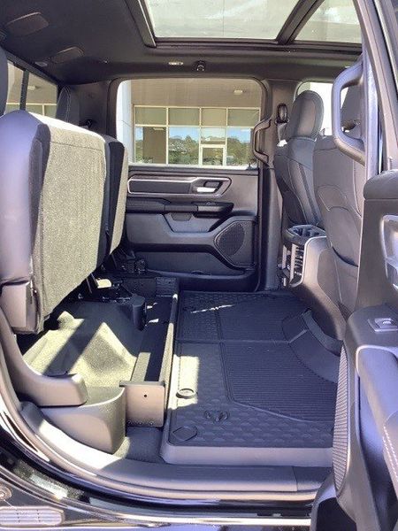 2022 RAM 1500 Big Horn Crew Cab 4x4 5