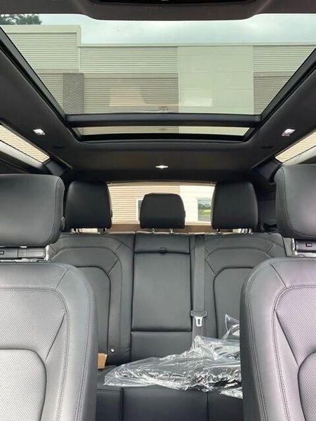 2025 Land Rover Defender S