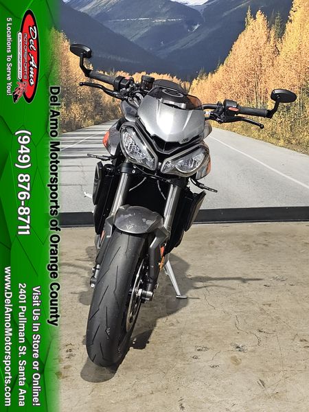 2024 Triumph Street Triple 765 RSImage 3