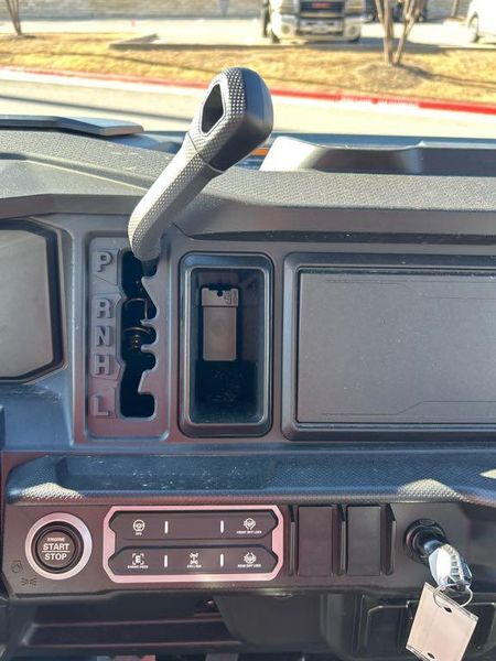 New 2026 Can-Am DEFENDER XT HD11 Image 11