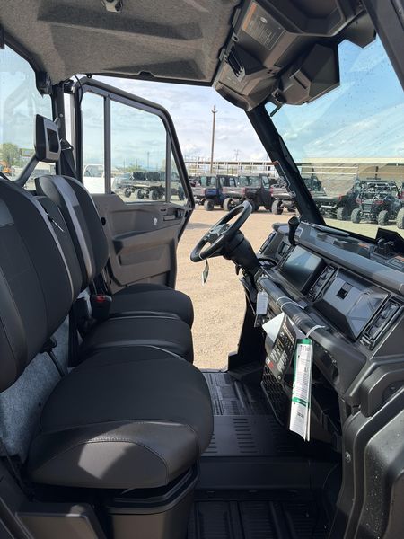 New 2026 Can-Am DEFENDER XT CAB HD11 WSCREEN 