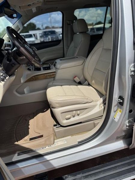 2017 GMC Yukon DenaliImage 12