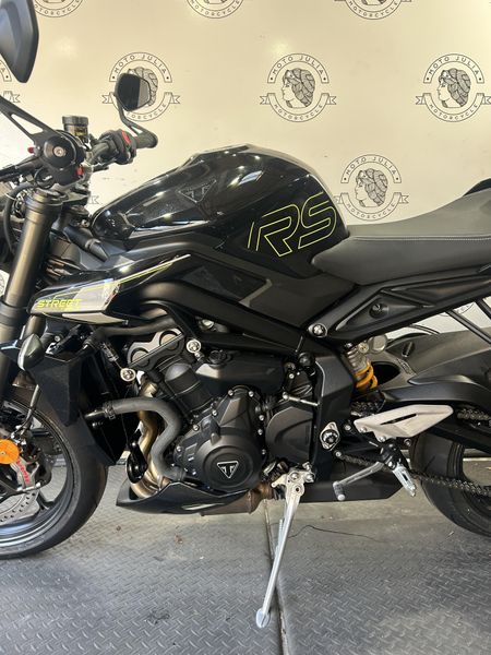 2025 Triumph STREET TRIPLE 765 RS