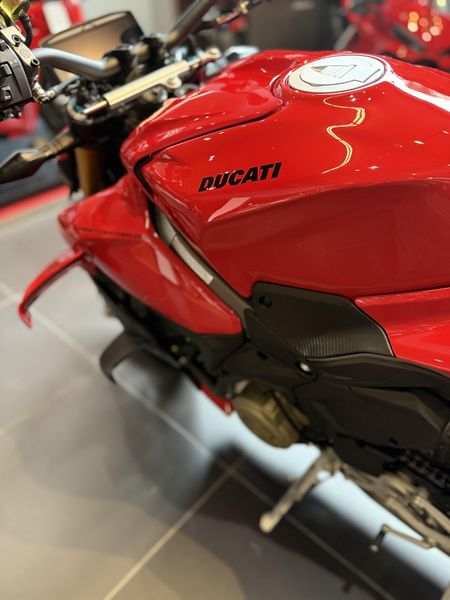 New 2026 Ducati STREETFIGHTER V4S 