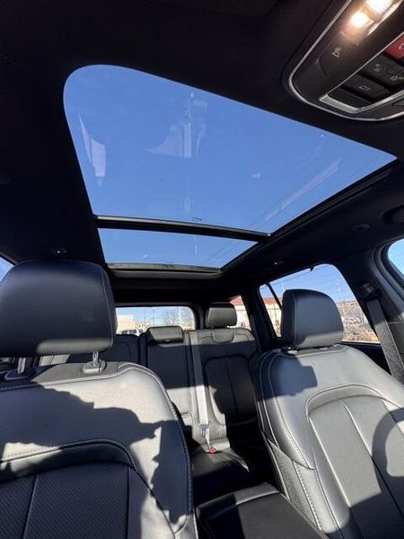 New 2025 Jeep Grand Cherokee Limited 4x4Image 16