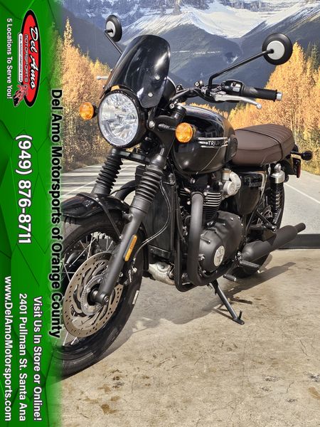 2023 Triumph Bonneville T120 Black BaseImage 4