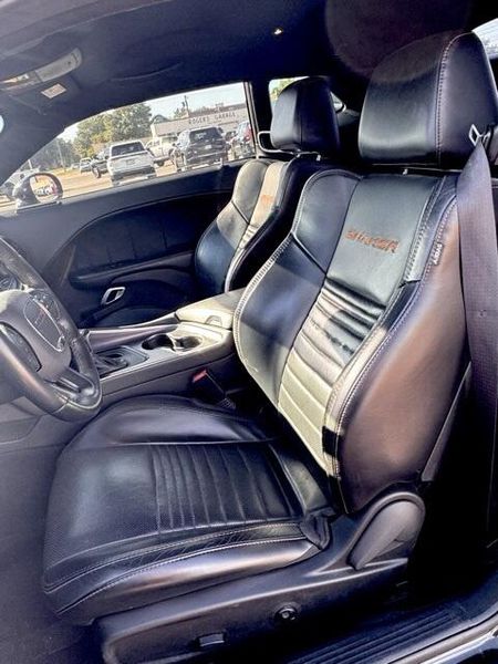 Used 2016 Dodge Challenger R/TImage 10