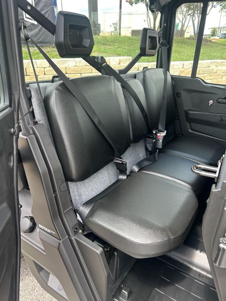 New 2026 Can-Am DEFENDER DPS MAX CAB HD10 Image 9
