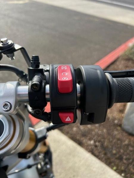 New 2027 Triumph SPEED TWIN 1200 CAFE RACER 