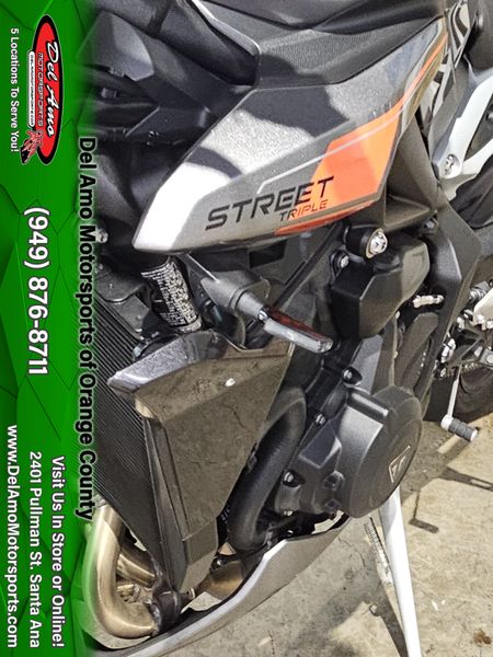 2024 Triumph Street Triple 765 RSImage 21