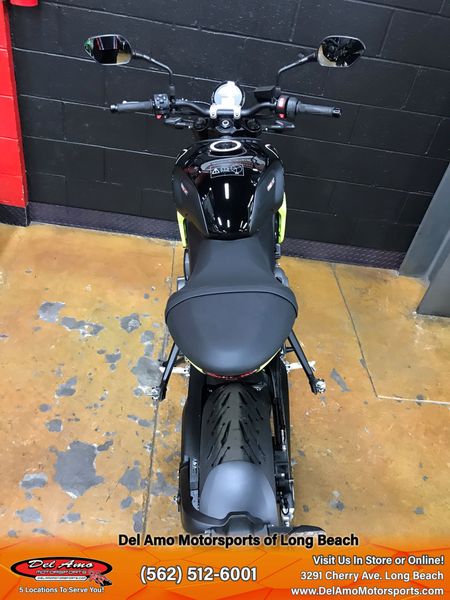 2024 Triumph TRIDENT 660  in a JET BLACK/TRIUMPH RACING YELLOW exterior color. Del Amo Motorsports of Long Beach (562) 362-3160 delamomotorsports.com 